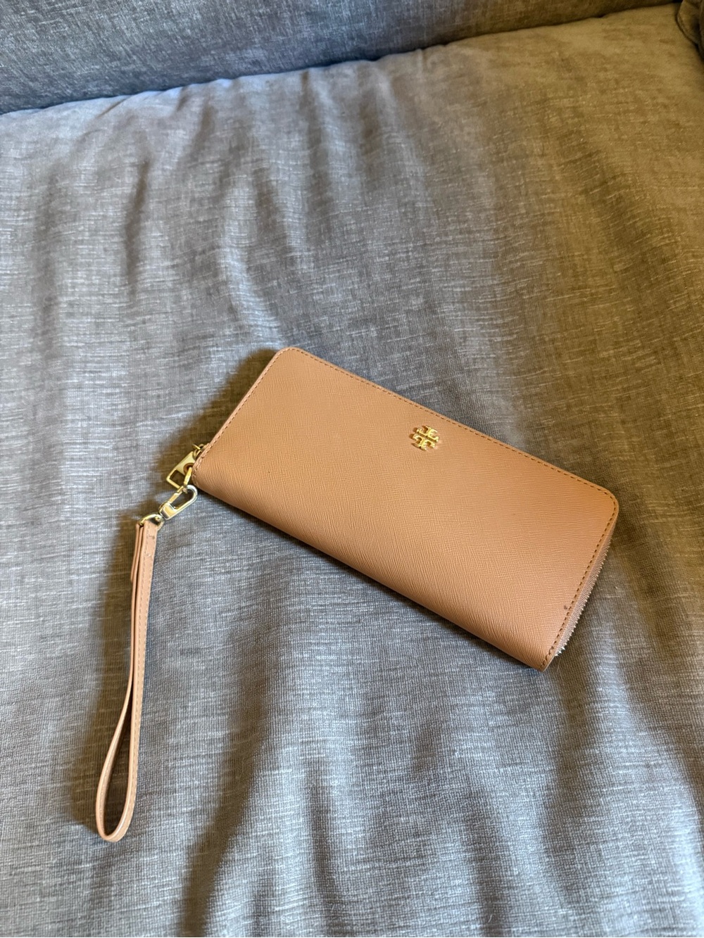 Tory Burch Tan Zip Wristlet with Gold Logo NWOT